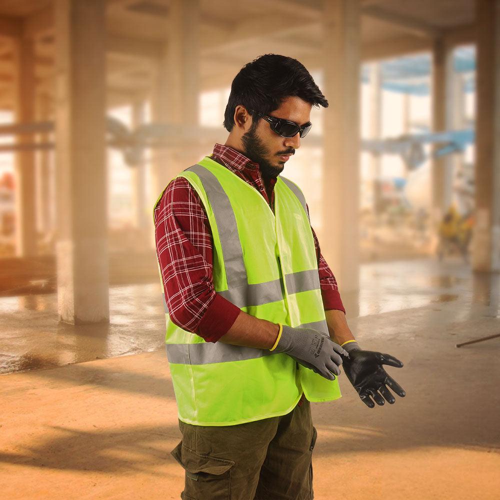 Safety Gear Set 1 - Safety Vest, Gloves, Goggles