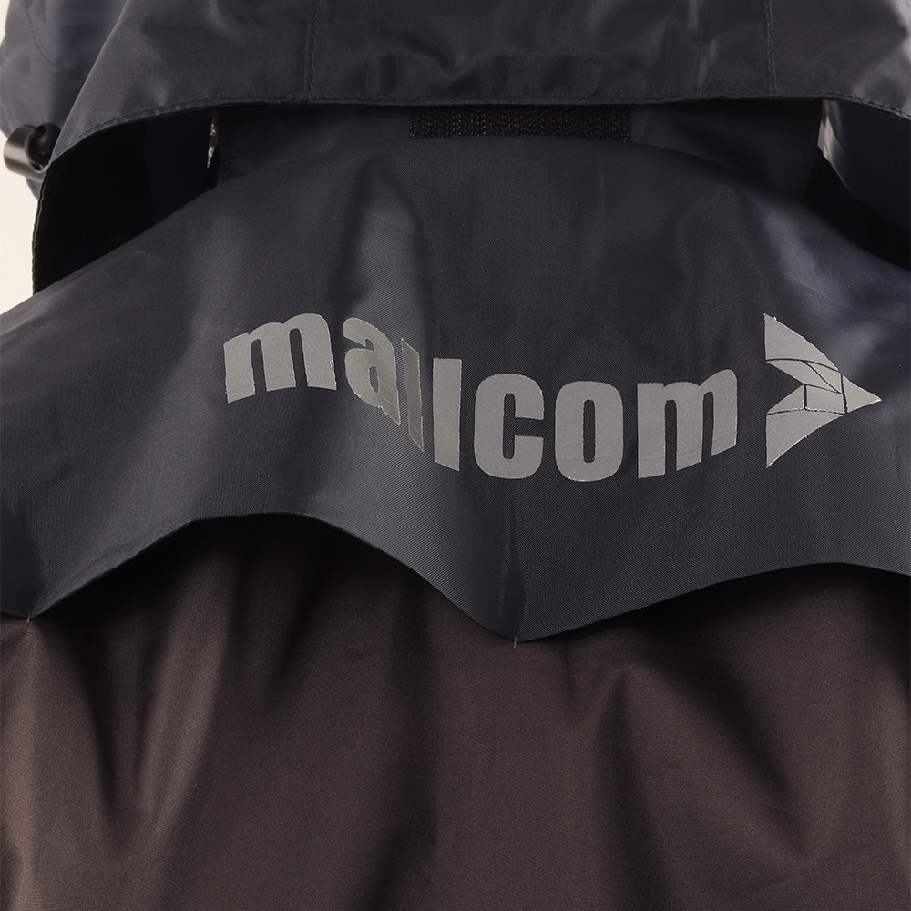 Mallcom branding detail on the back of the detachable hood of the ARCUS grey and blue rainwear jacket.