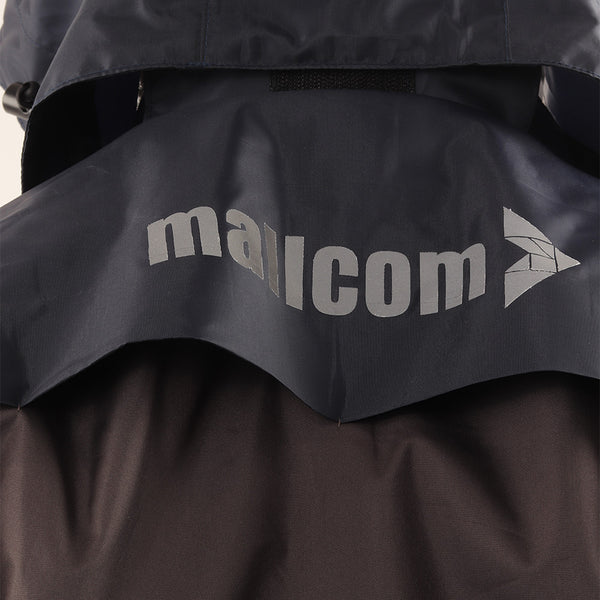 Mallcom branding detail on the back of the detachable hood of the ARCUS grey and blue rainwear jacket.