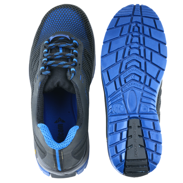 Top and outsole views of Freddie G22 low ankle safety shoes showing the lace-up upper and rugged sole tread pattern.
