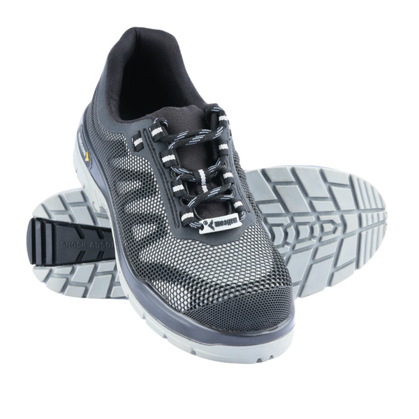 Front view of Freddie H22 low ankle S1 safety shoes with lace-up closure.