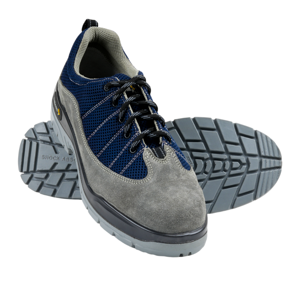 Front view of LEO B low ankle safety shoes with lace-up closure and protective steel toe design.