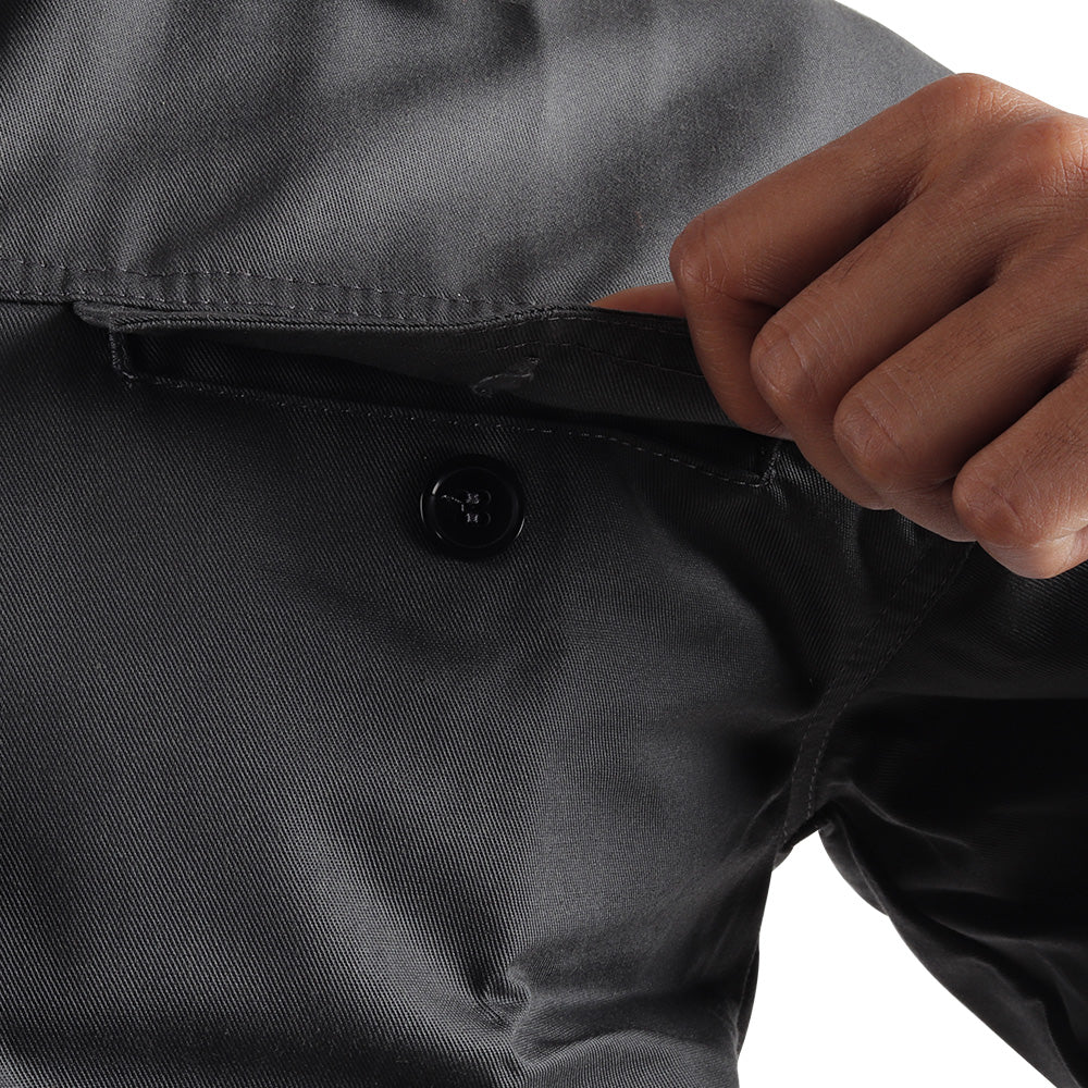 Left chest utility pocket on the KOLDING & NORD workwear jacket for convenient storage of work essentials.