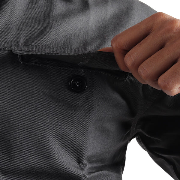 Left chest utility pocket on the KOLDING & NORD workwear jacket for convenient storage of work essentials.