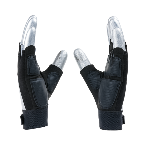 Angled view of MACH 31 safety gloves highlighting flexibility, grip performance, and durable construction.