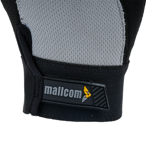 Mallcom branding displayed on MACH 31 safety gloves, highlighting the trusted industrial hand protection brand and product identity.