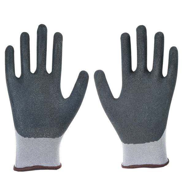 Front view of P35NBG safety gloves featuring a nitrile-coated palm for enhanced grip in dry and oily conditions.